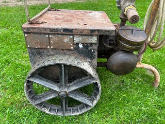 Dojící zařízení, dojička - 7