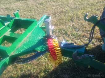 Nosič kontejnerů za traktor - 7