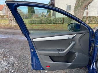 Škoda Octavia 1.6 TDi DSG Navigace, Tempomat - 7