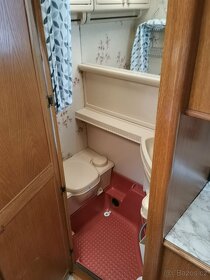 Karavan Hobby 495 Prestige - SOLÁRY - 7