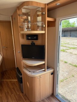 Karavan Knaus Südwind mover, solární systém - 7