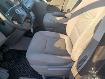 Multivan T5 2,5Tdi 128KW r.v. 2005 - 7