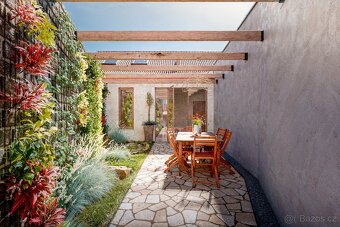 Velký rodinný / malý činžovní dům Únětice - 7