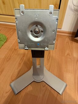 Monitory Dell UltraSharp 1707FP - 7