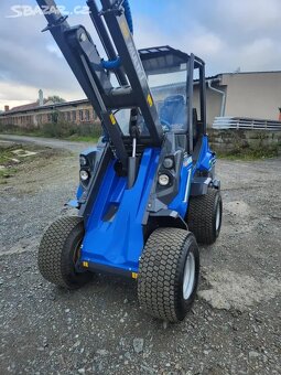 KLOUBOVÝ NAKLADAČ MULTIONE EZ8 - 7