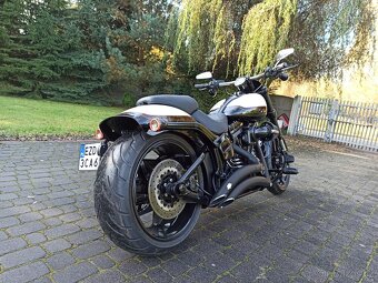 Harley-Davidson CVO Breakout - 7