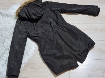 Černá bunda, zimní parka vypasovaná vel 13/14 let - 7