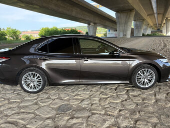 Toyota Camry - 7