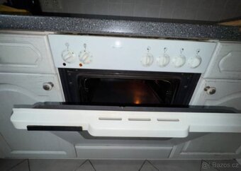 Bílá venkovská kuchyně z masivu se spotřebiči,5483 - 7