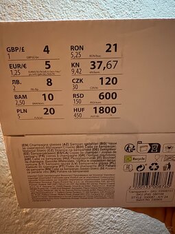 Karafy, skleničky na vodu, víno, šampaňské - 7