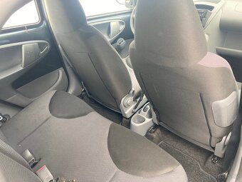 Toyota Aygo, 1,0i (50 kW), klimatizace, STK do 10/2026 - 7