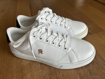 Nové kožené tenisky Tommy Hilfiger vel. 38 - 7