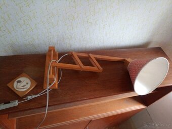 Skříně + lampa - 7