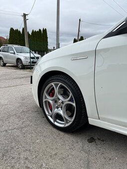Alfa Romeo Giulietta 1.6 JTDm Šport = 196531km, 2011 = - 7