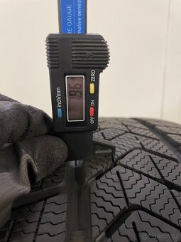 Original Mercedes E W213 S213 R18 Dvourozměr Pneu 95% - 7