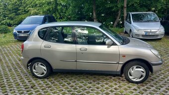 Daihatsu Sirion - 7