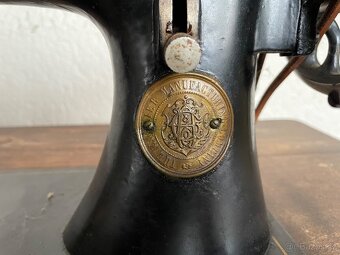 Šicí stroj značky BOBBIN - 7