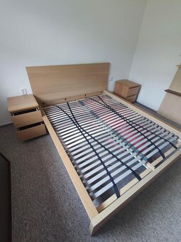 Postel Malm 160x200 + noční stolky Malm - 7