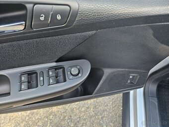 VW - Passat combi 2,0 FSi 110 kW najeto 129 tis km - 7