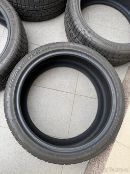 225/40/19 Royal Black RoyalWinter UHP R19 SADA - 7