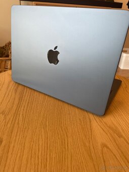 MacBook Air 2022 – 100% stav baterie, jako nový, záruka - 7