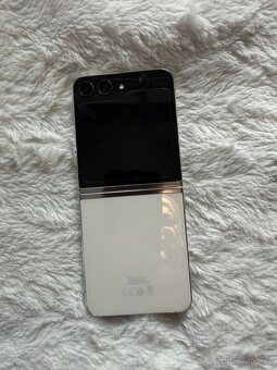 Samsung Galaxy Z Flip5 8GB/258GB Cream - 7