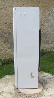 CHLADNIČKA S MRAZNIČKOU ARISTON - A++ - 200cm - 7