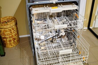 Myčka Miele nerezová vestavná G6200 SCi , tři koše - 7