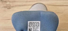 Adidas Essence univerzální sálová bota - 7