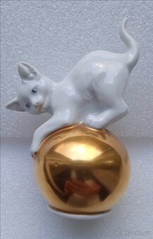 Porcelánová soška kočka na zlaté kouli, Rosenthal - 7