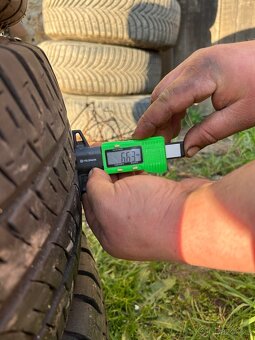 Prodám 4x letní Michelin 235/65 R16 C - 7