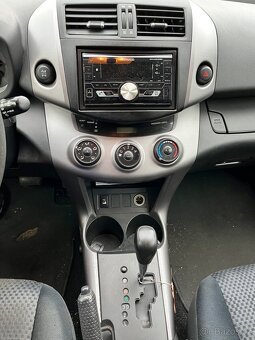 Toyota Rav4 2.0i 112kW automat 4x4 REZERVACE - 7