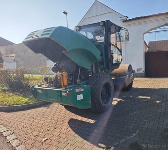 Tahačový válec - Válcový stroj JCB VM75 Vibromax - 7