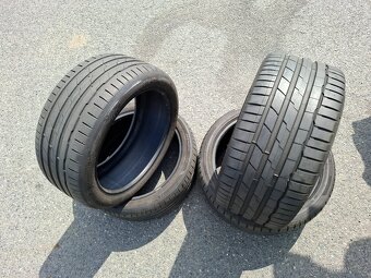 Zánovní pneu letní BMW r19 - 7
