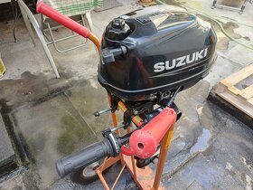 Suzuki DF 2,5 Lodní motor - 7