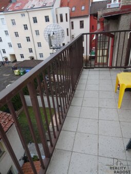 Prodej bytu 3+kk se dvěma balkony, Pardubice - centrum - 7