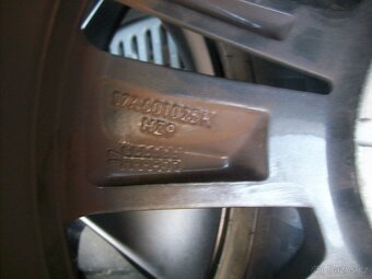 u original černé ŠKODA Karoq Goodyear 17" 90% - 7