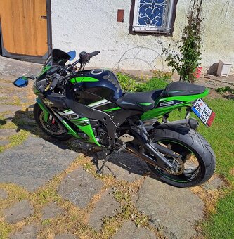 Kawasaki Ninja ZX10R - 7