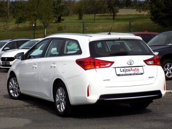 Toyota Auris 2.0 D-4D serviska, 1.majitel, kamera - 7