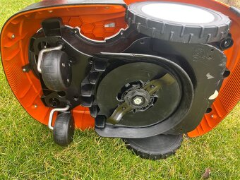 STIHL RMI 422P robotická sekačka - zachovalá - 7