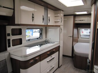 Prodám karavan Hobby 540 UFE,r.v.2018 + mover + předstan. - 7