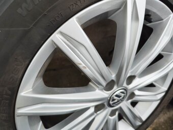 17"zimní alu sada Stockholm 5x112 origo Touran 2 215/55 - 7