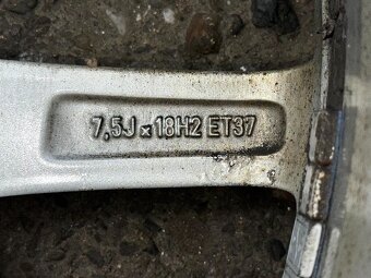 Original ALU kola Audi 18" 7,5J ET37 pneu 225/50/R18 - 7