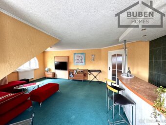 Rodinný dům 6+1 (užitná plocha 230 m2) se zahradou (408 m2) - 7