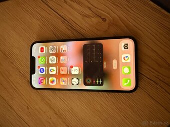 iPhone 14 - 128GB - 7