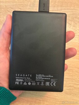 Xbox Series X 1TB + 2 ovladače + Seagate 2TB HDD - 7
