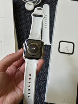 Apple Watch 4 4mm Silver Aluminum White Sport Band - 7