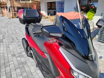 Honda Forza 350 ČR - 7