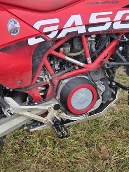 Ochrana krytu spojky KTM 690, Husqvarna 701, GasGas 700 /Lc4 - 7