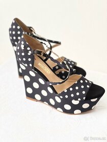 Moschino - dáms. nové boty na klínku – vel. 37 - 7